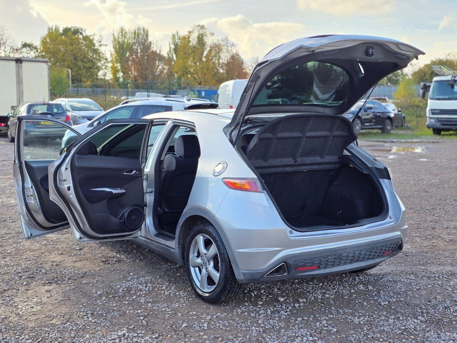 Used Honda Civic 2007 for sale - 76352345: Photo 4