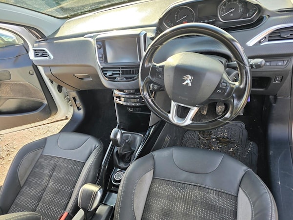 Used Peugeot 2008 2015 for sale - 75425356: Photo 17