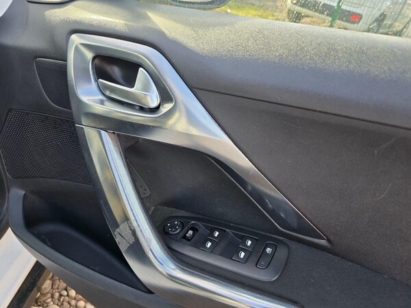 Used Peugeot 2008 2015 for sale - 75425356: Photo 29