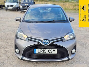 Used Toyota Yaris 2015 for sale - 75663111: Photo