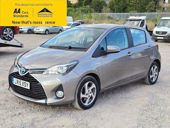 Used Toyota Yaris 2015 for sale - 75663111: Photo