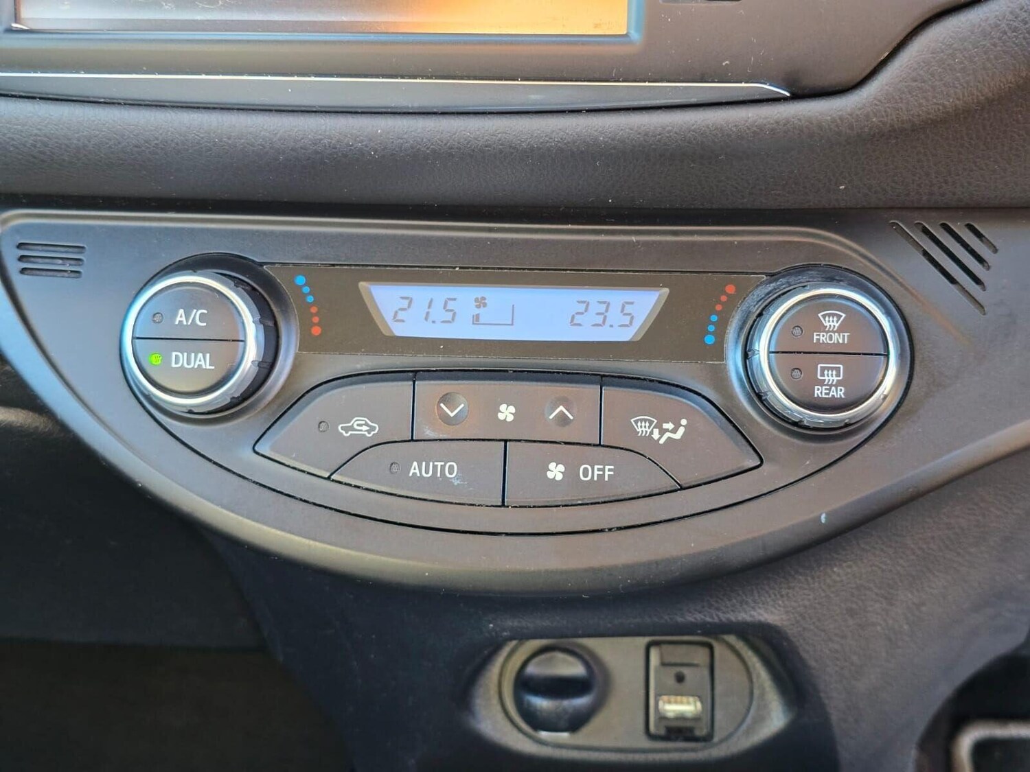 Used Toyota Yaris 2018 for sale - 76641693: Photo 32