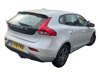 Used Volvo V40 2018 for sale - 78926521: Photo