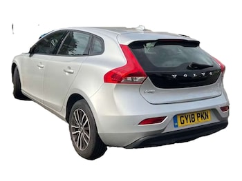 Used Volvo V40 2018 for sale - 78926521: Photo