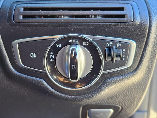 Used Mercedes-Benz C-Class 2015 for sale - 75643727: Photo 32