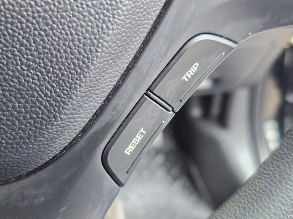 Used Hyundai i10 2014 for sale - 76040302: Photo 27
