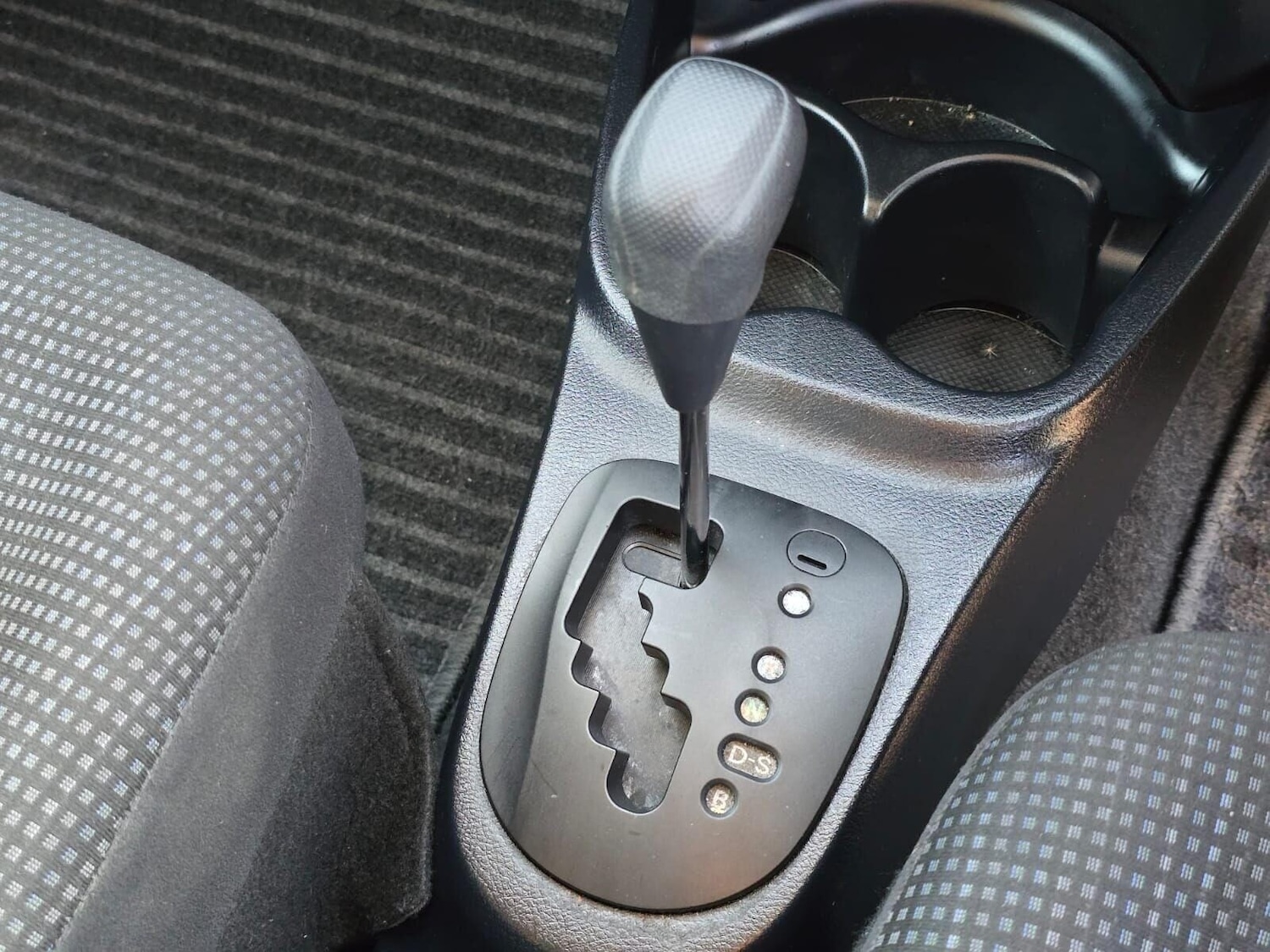 Used Toyota Vitz 2025 for sale - 76853444: Photo 22