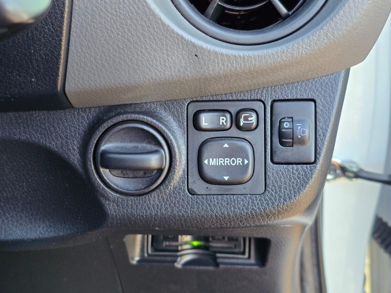 Used Toyota Vitz 2025 for sale - 76853444: Photo 27