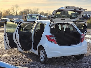 Used Toyota Vitz undefined for sale - 76853444: Photo