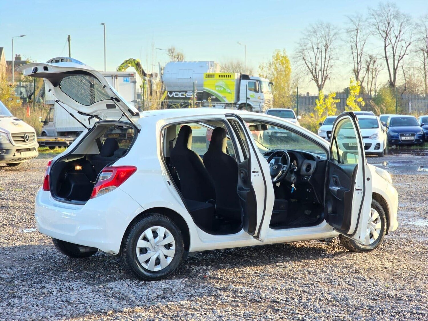 Used Toyota Vitz 2025 for sale - 76853444: Photo 55