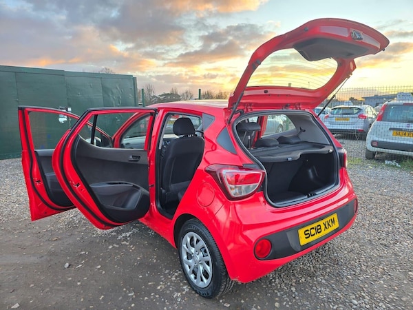 Used Hyundai i10 2018 for sale - 75426247: Photo 11