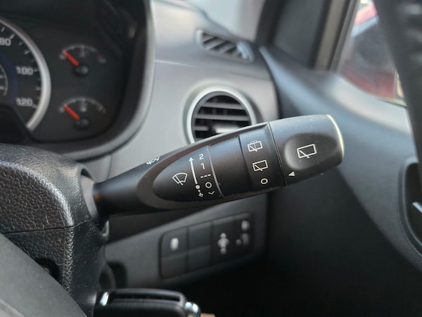 Used Hyundai i10 2018 for sale - 75426247: Photo 31
