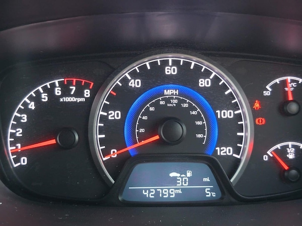 Used Hyundai i10 2018 for sale - 75426247: Photo 35