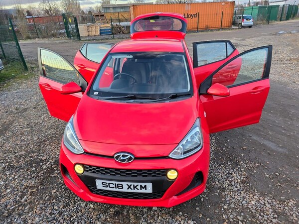 Used Hyundai i10 2018 for sale - 75426247: Photo 8