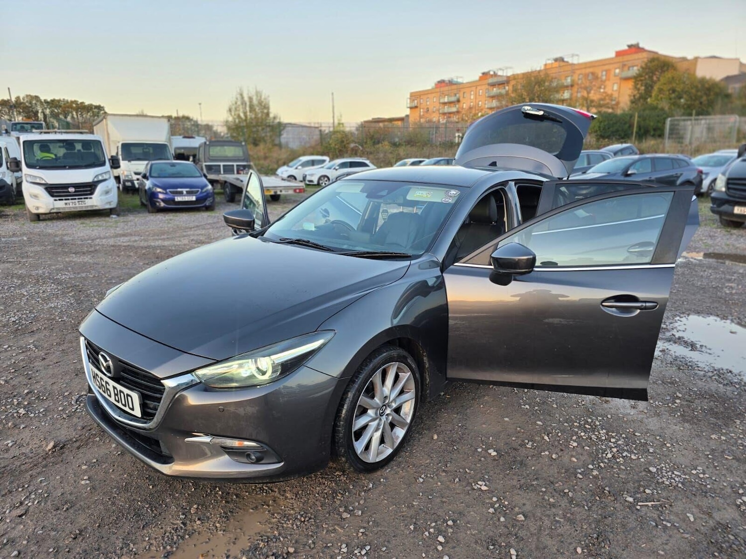 Used Mazda Mazda3 2016 for sale - 76211432: Photo 10