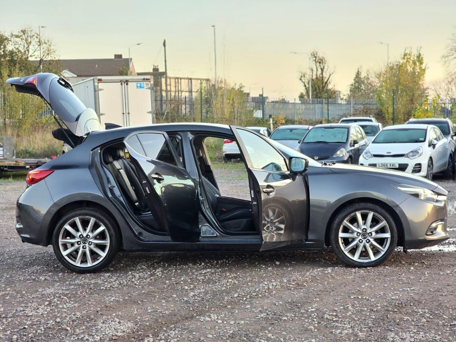 Used Mazda Mazda3 2016 for sale - 76211432: Photo 17