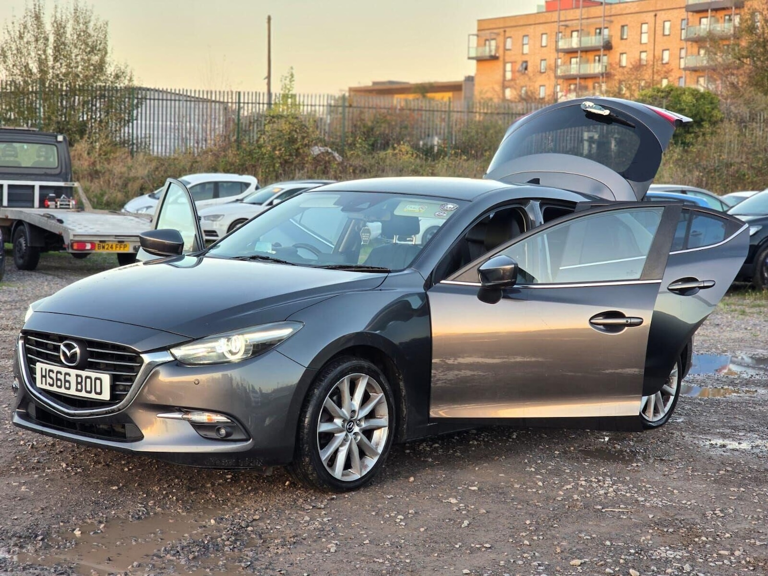 Used Mazda Mazda3 2016 for sale - 76211432: Photo 9