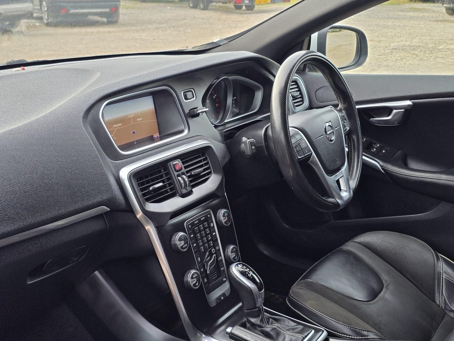 Used Volvo V40 2017 for sale - 75962244: Photo 25