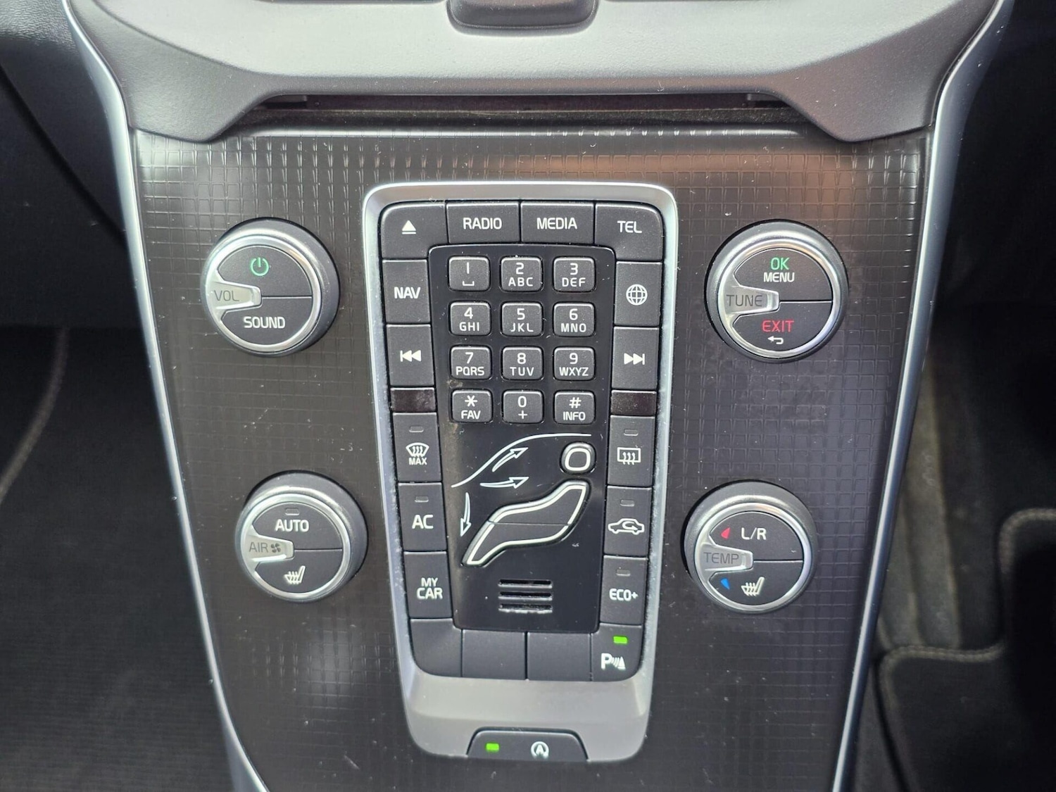 Used Volvo V40 2017 for sale - 75962244: Photo 32