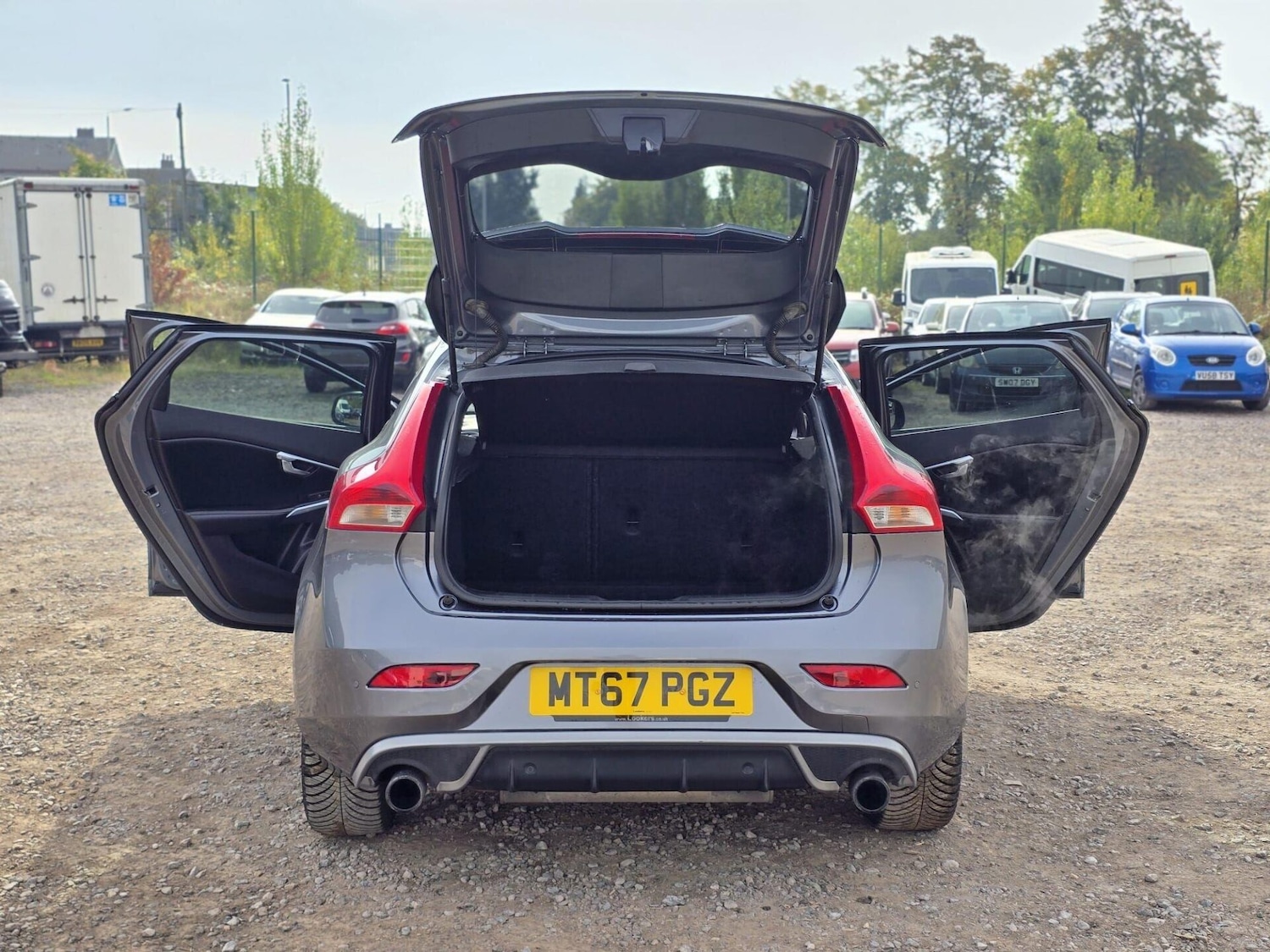 Used Volvo V40 2017 for sale - 75962244: Photo 38