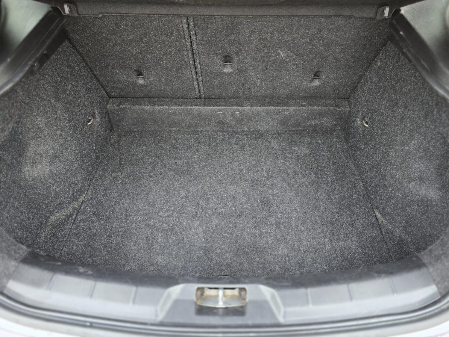 Used Volvo V40 2017 for sale - 75962244: Photo 39