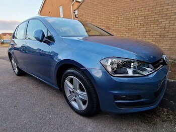Volkswagen - Golf