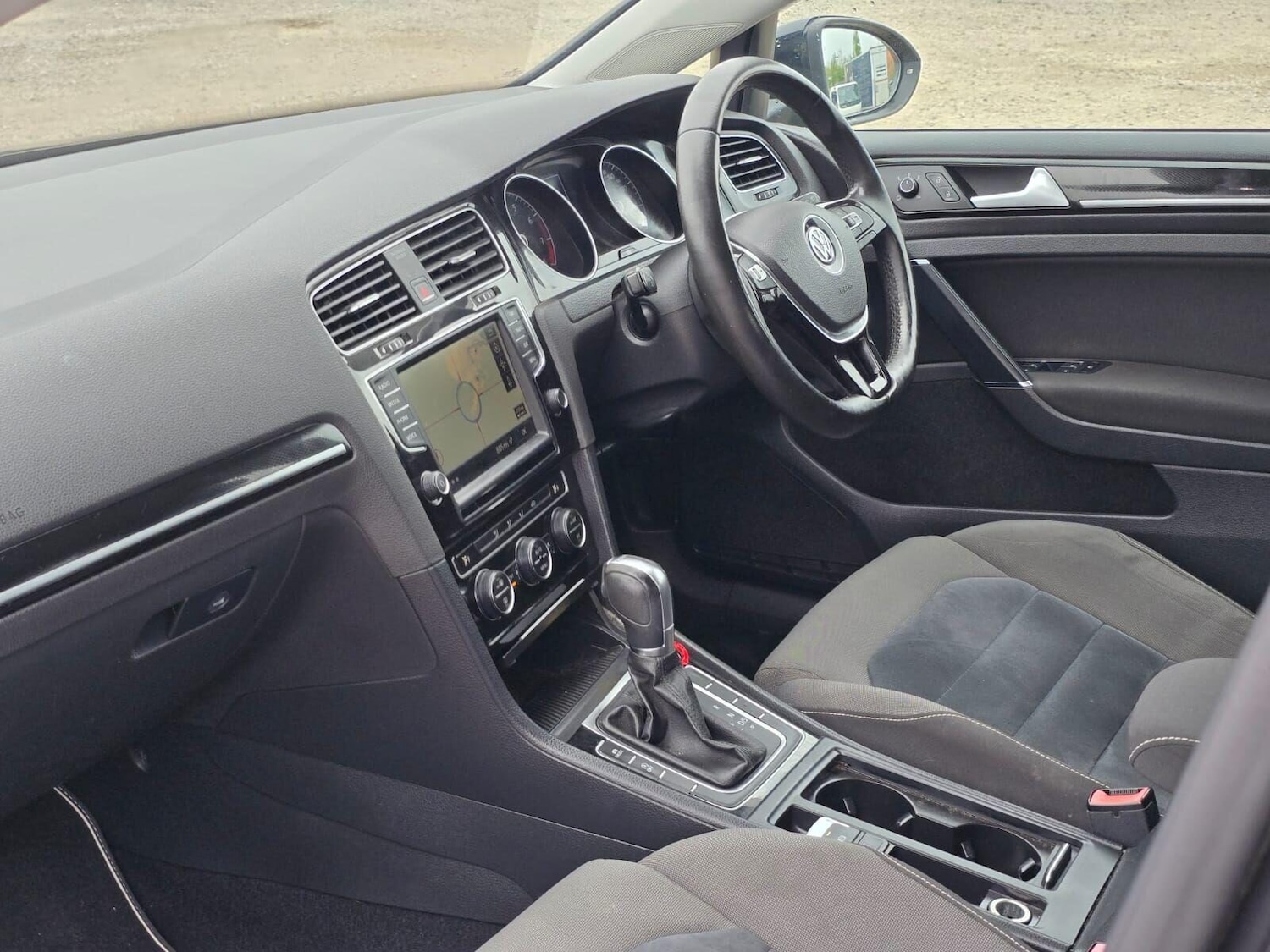 Used Volkswagen Golf 2015 for sale - 76280675: Photo 23