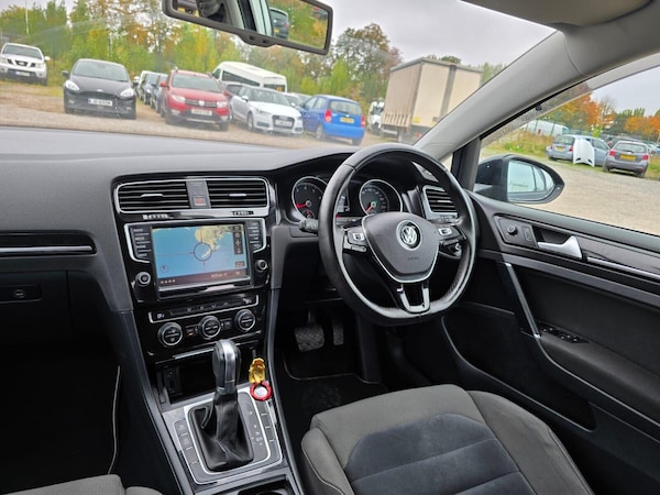 Used Volkswagen Golf 2015 for sale - 76280675: Photo 24