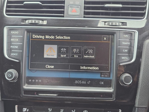 Used Volkswagen Golf 2015 for sale - 76280675: Photo 33