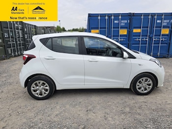 Used Hyundai i10 2019 for sale - 79311353: Photo