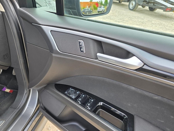 Used Ford Mondeo 2017 for sale - 75632037: Photo 32