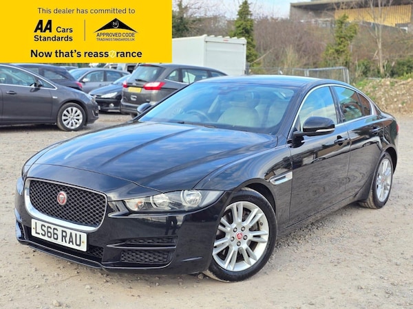 Used Jaguar XE 2016 for sale - 75425384: Photo 1
