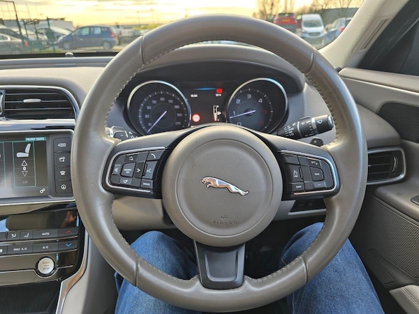 Used Jaguar XE 2016 for sale - 75425384: Photo 50