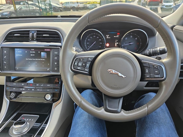 Used Jaguar XE 2016 for sale - 75425384: Photo 51