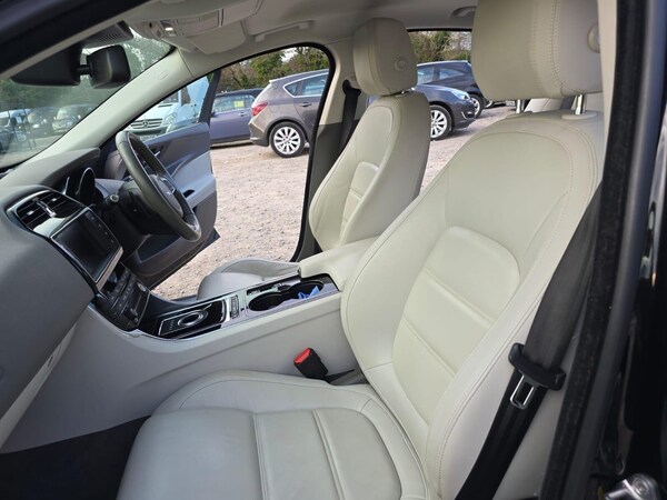 Used Jaguar XE 2016 for sale - 75425384: Photo 53