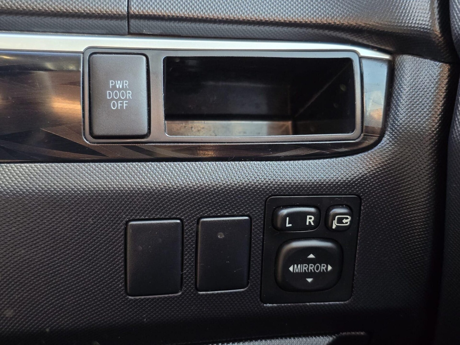 Used Toyota Estima 2014 for sale - 78149935: Photo 13