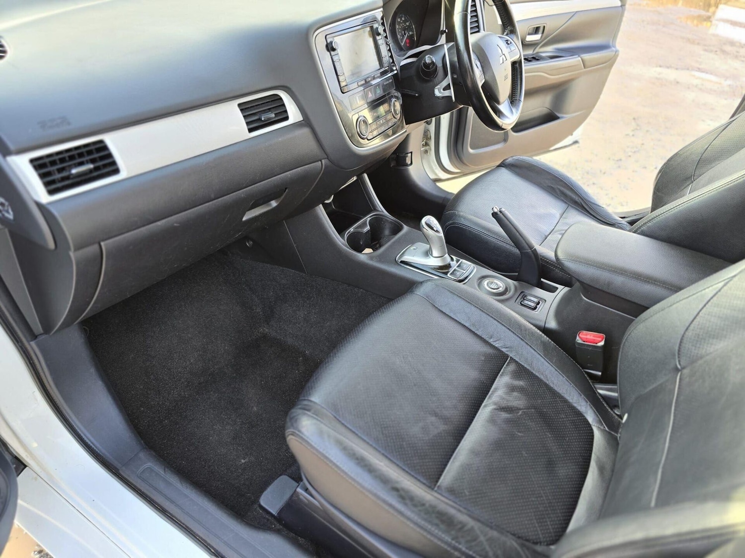 Used Mitsubishi Outlander 2014 for sale - 77079885: Photo 37