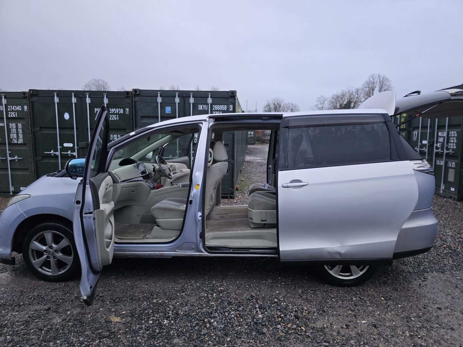 Used Toyota Estima 2015 for sale - 77557378: Photo 10
