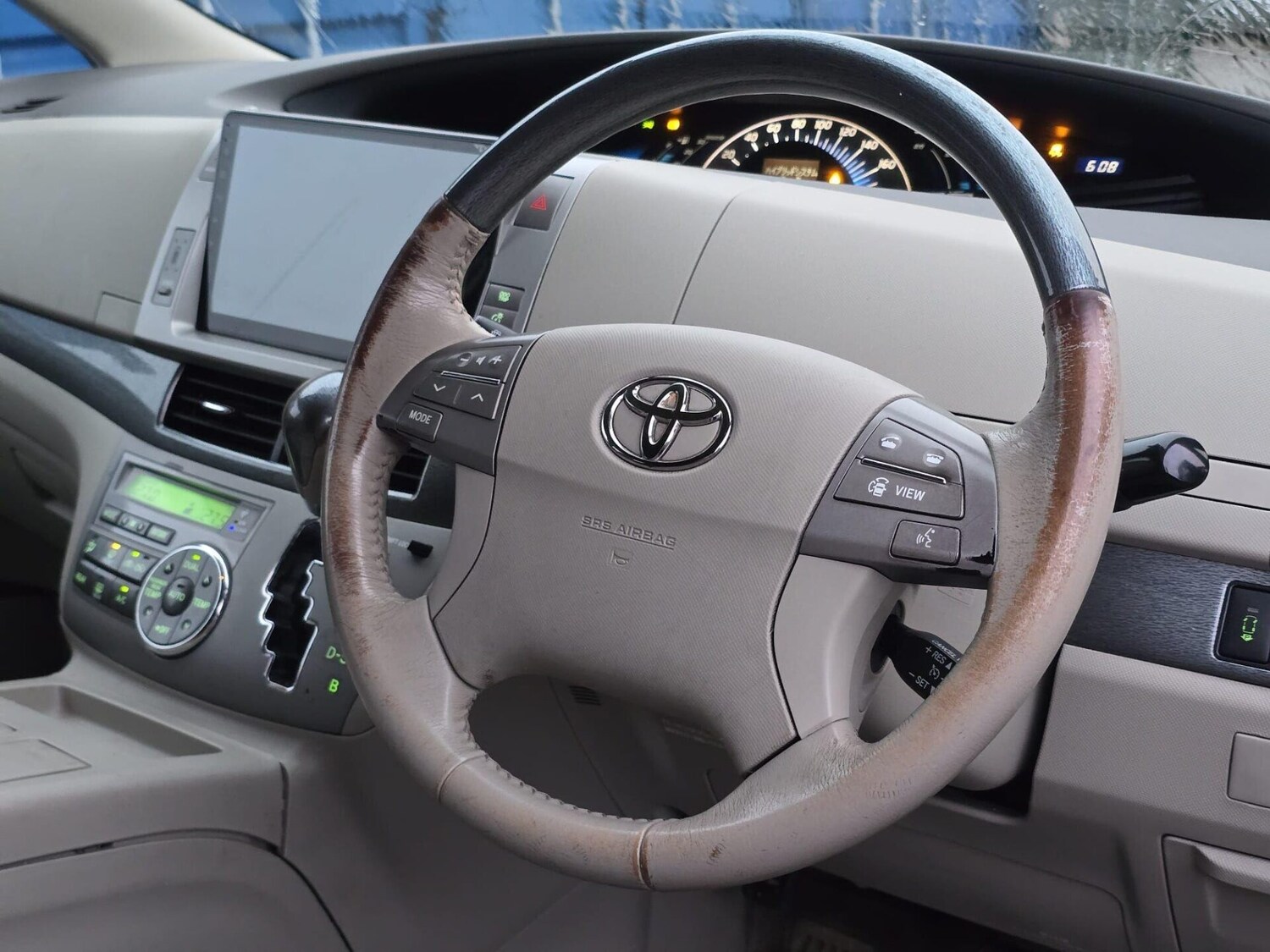 Used Toyota Estima 2015 for sale - 77557378: Photo 25