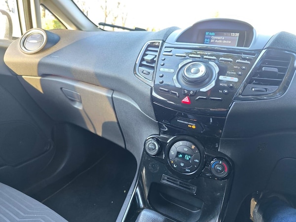 Used Ford Fiesta 2013 for sale - 75425980: Photo 27