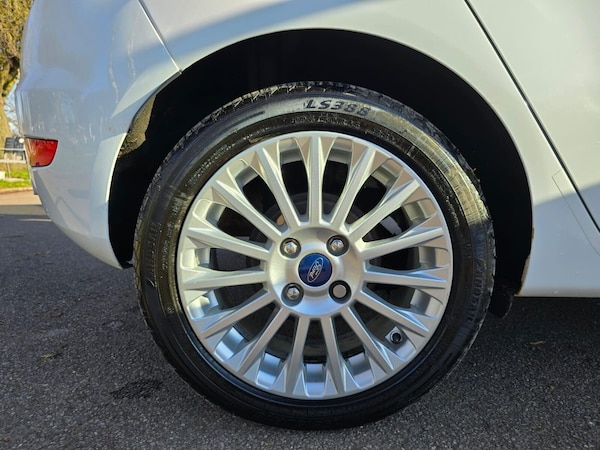 Used Ford Fiesta 2013 for sale - 75425980: Photo 40