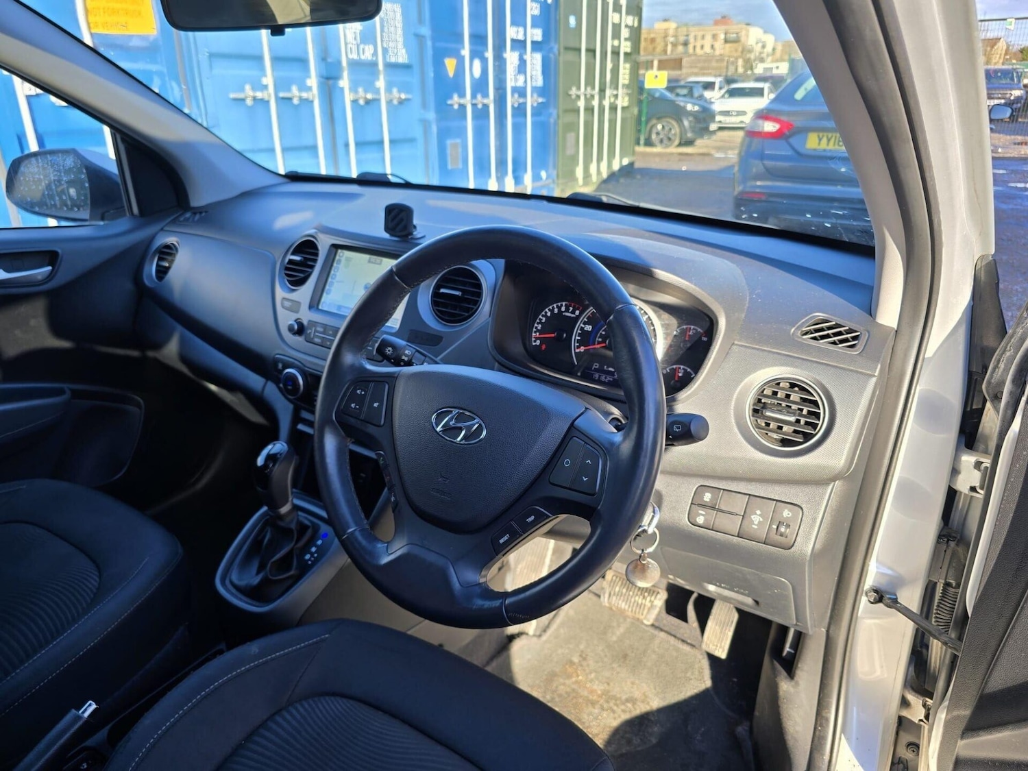 Used Hyundai i10 2017 for sale - 77199349: Photo 20