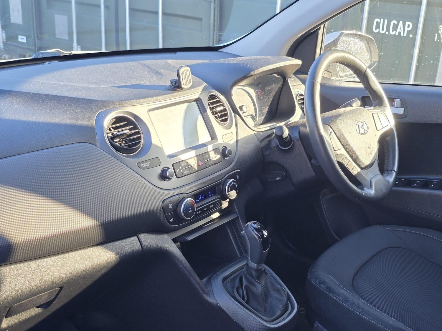 Used Hyundai i10 2017 for sale - 77199349: Photo 22