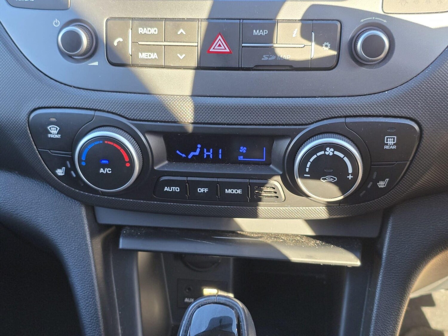 Used Hyundai i10 2017 for sale - 77199349: Photo 30