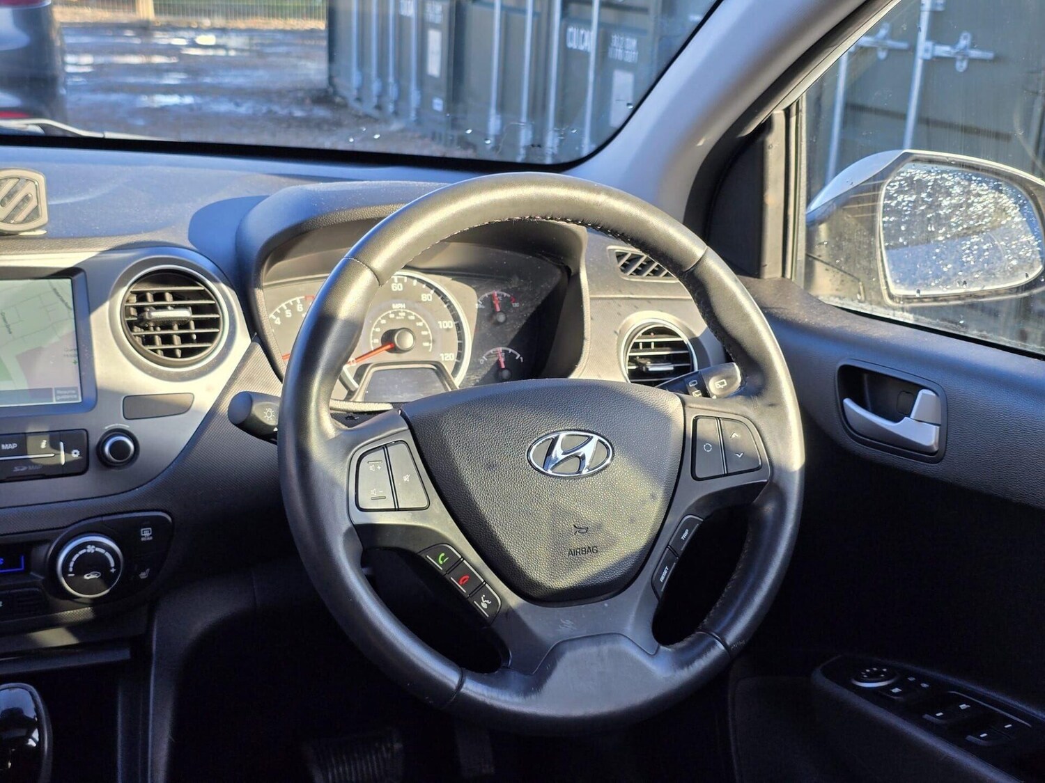 Used Hyundai i10 2017 for sale - 77199349: Photo 35