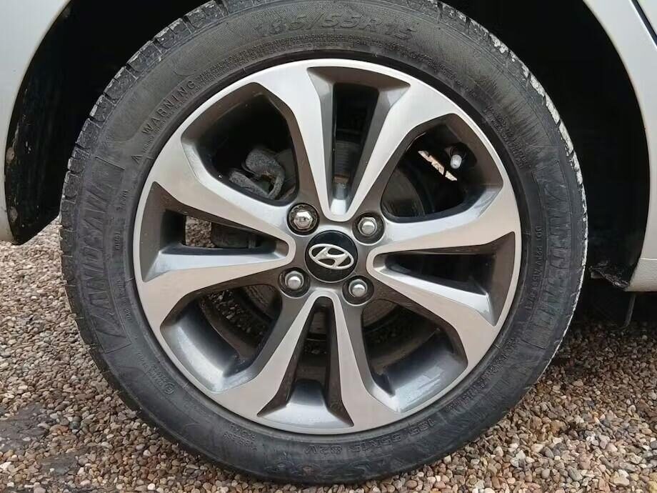 Used Hyundai i10 2017 for sale - 77199349: Photo 8