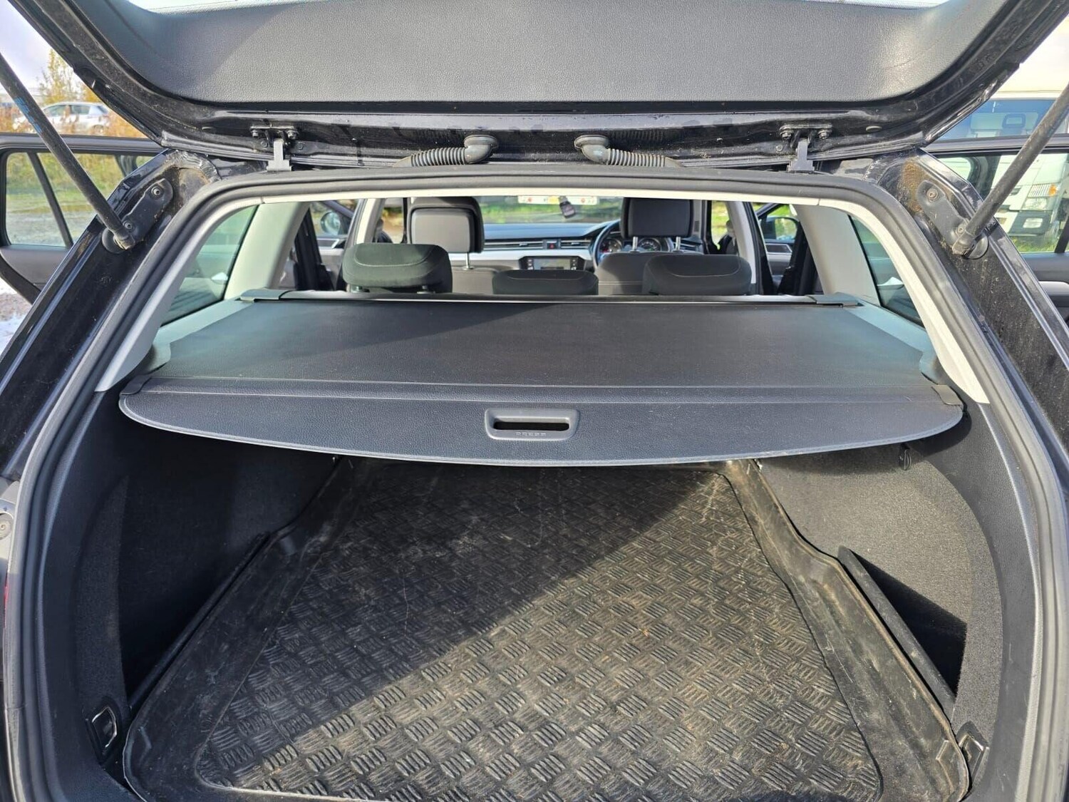 Used Volkswagen Passat 2019 for sale - 76406101: Photo 41