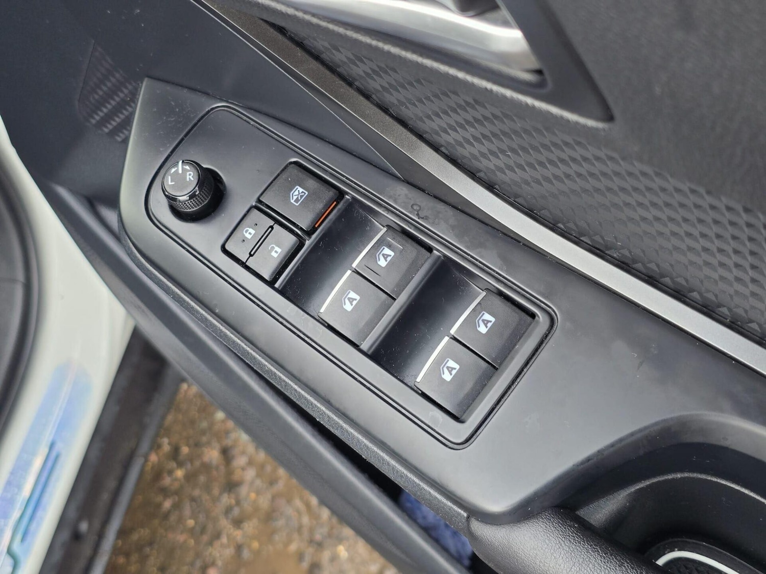 Used Toyota C-HR 2018 for sale - 77226202: Photo 23