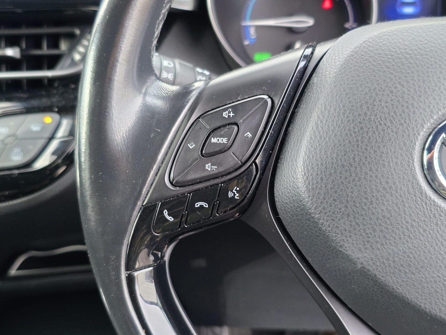 Used Toyota C-HR 2018 for sale - 77226202: Photo 24