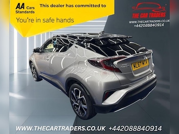 Used Toyota C-HR 2017 for sale - 76148706: Photo